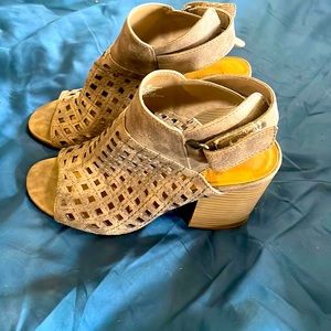 Maurice’s size 8 wedges worn twice